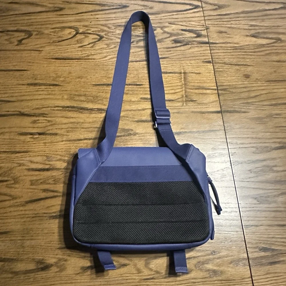 Lacoste Navy Blu Pique Spell Out Logo Cross Body Messenger Bag Unisex Laptop Bag